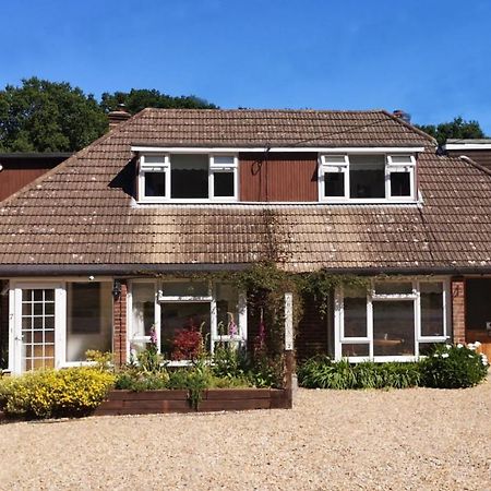 Abacus Bed And Breakfast, Blackwater, Hampshire Камбърли Екстериор снимка