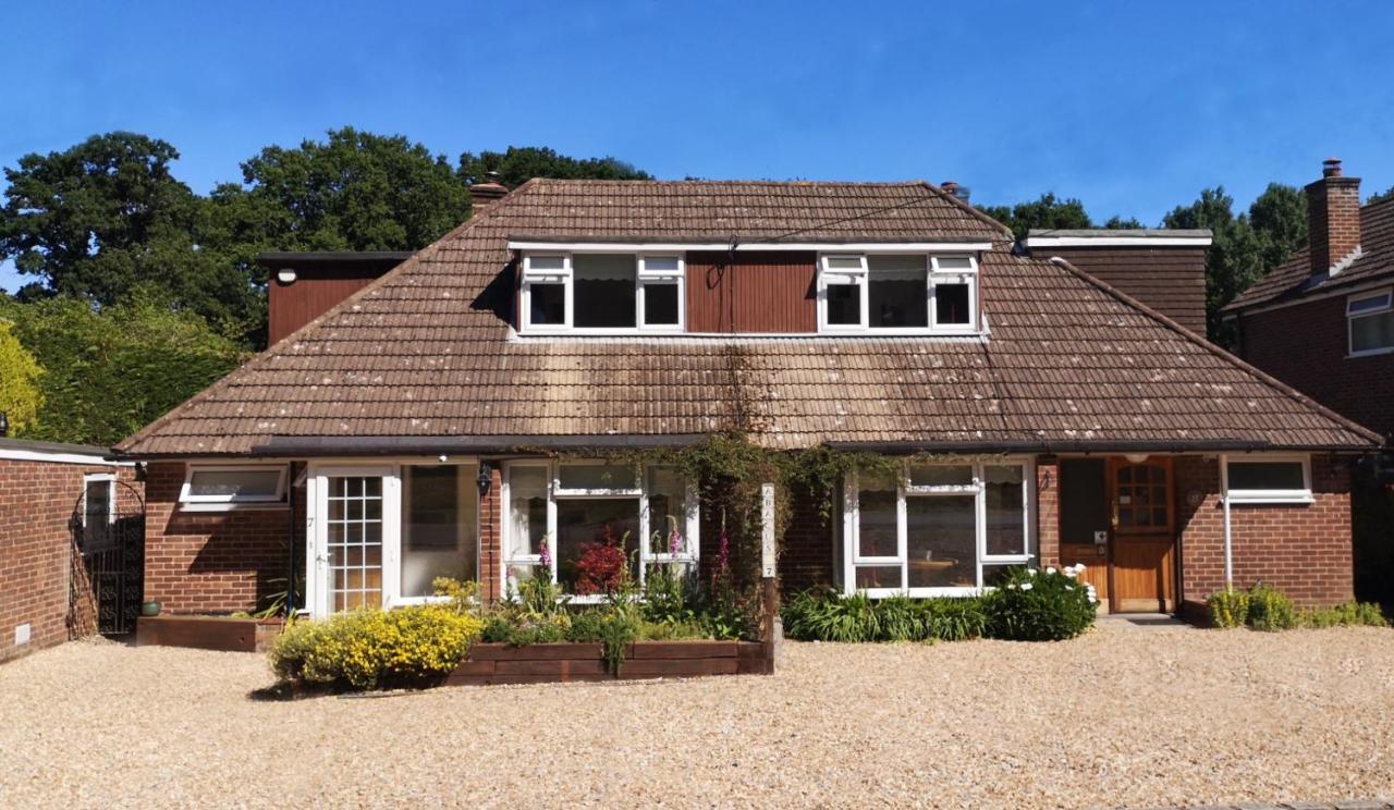 Abacus Bed And Breakfast, Blackwater, Hampshire Камбърли Екстериор снимка