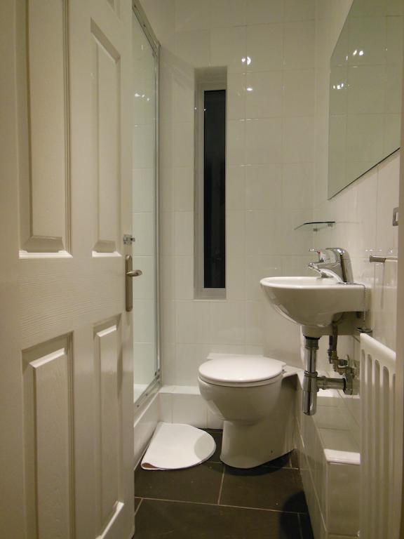 Abacus Bed And Breakfast, Blackwater, Hampshire Камбърли Екстериор снимка