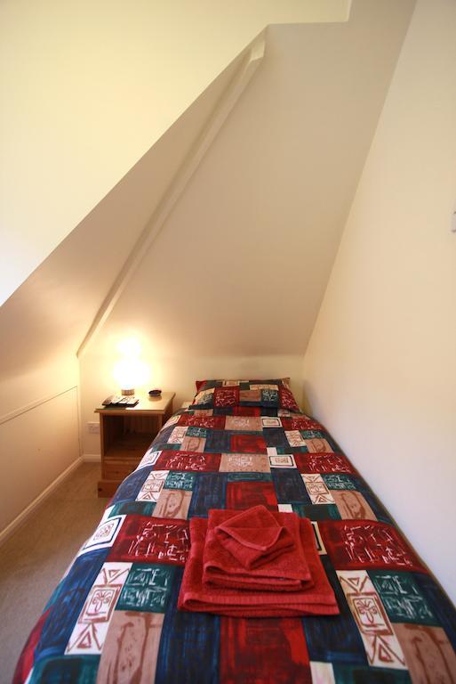 Abacus Bed And Breakfast, Blackwater, Hampshire Камбърли Стая снимка