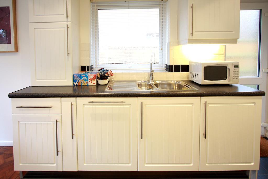 Abacus Bed And Breakfast, Blackwater, Hampshire Камбърли Екстериор снимка