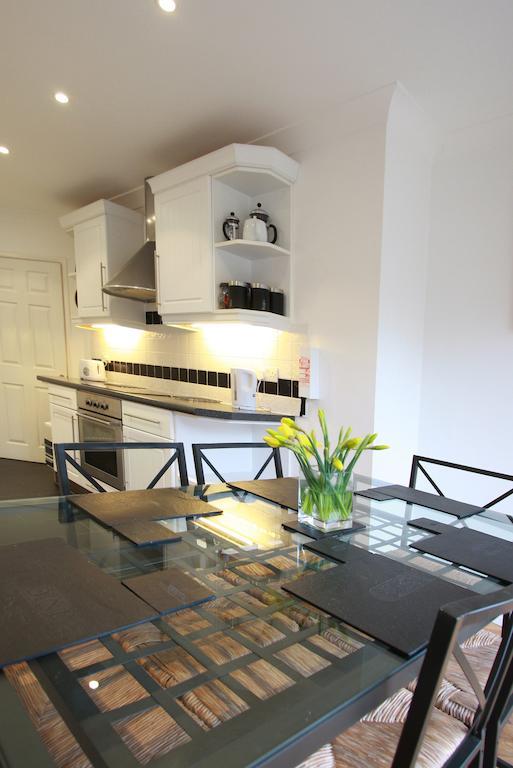 Abacus Bed And Breakfast, Blackwater, Hampshire Камбърли Екстериор снимка